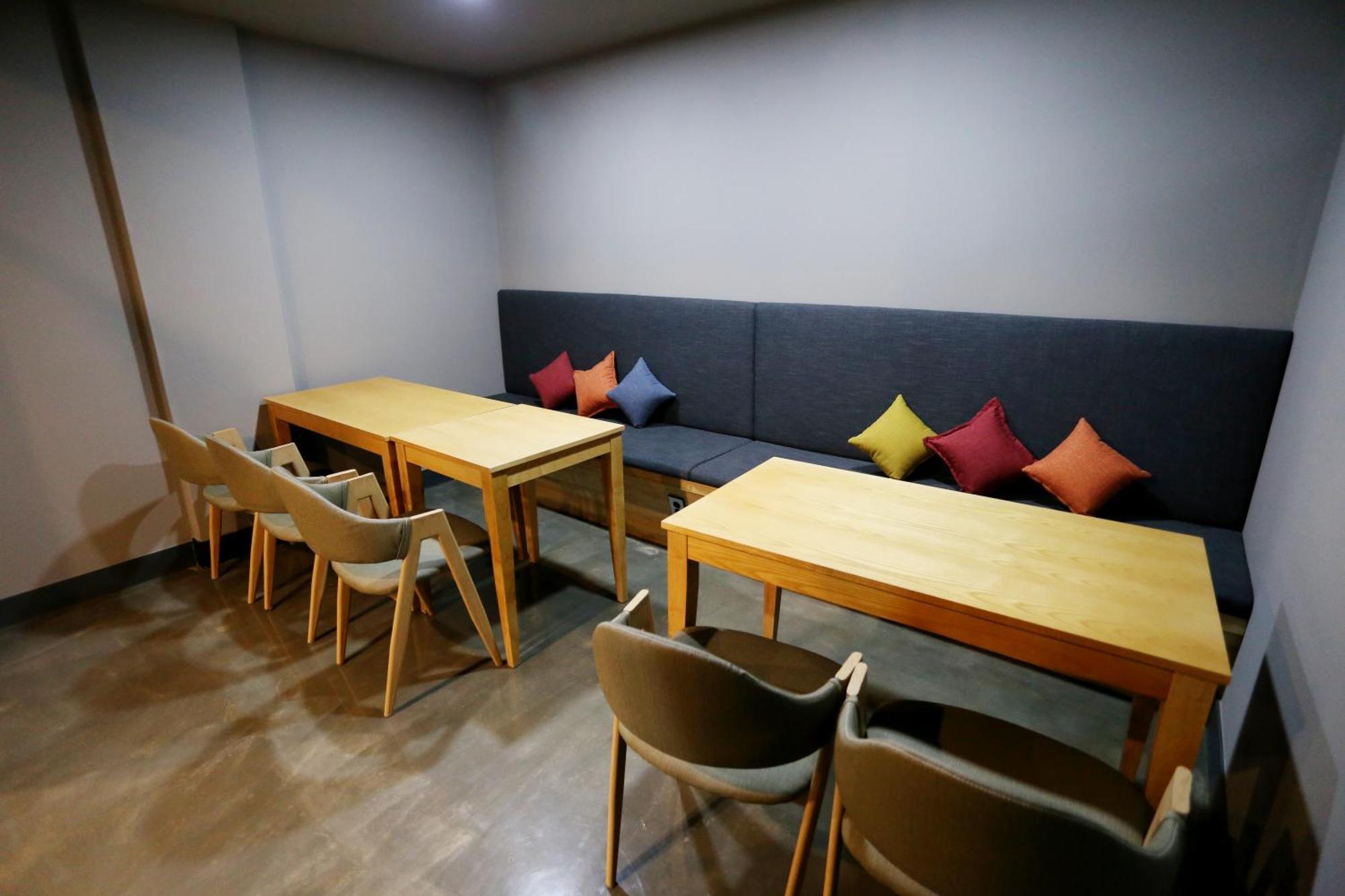 With U Hotel & Guesthouse Сокчо Екстериор снимка