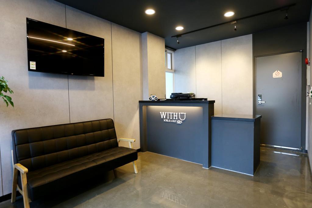 With U Hotel & Guesthouse Сокчо Екстериор снимка